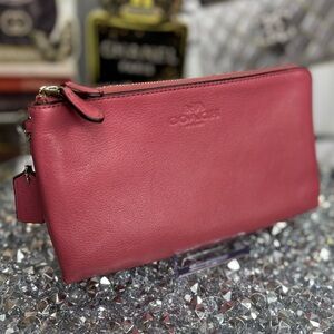 Coach pink Pebbled Leather Double Corner Zip Wristlet NWOT